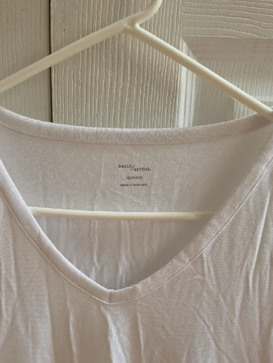 Daily Ritual White V-Neck Long Sleeve Tee - Picture 2 of 4
